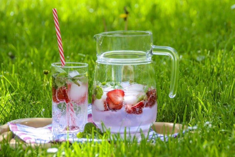 strawberry drink, fruit tea, ice-1412313.jpg